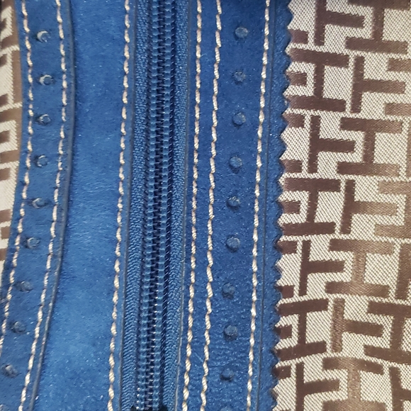 Tommy Hilfiger Purse - Picture 8 of 8